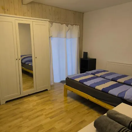 Kleine Erdgeschoss Apartamento *